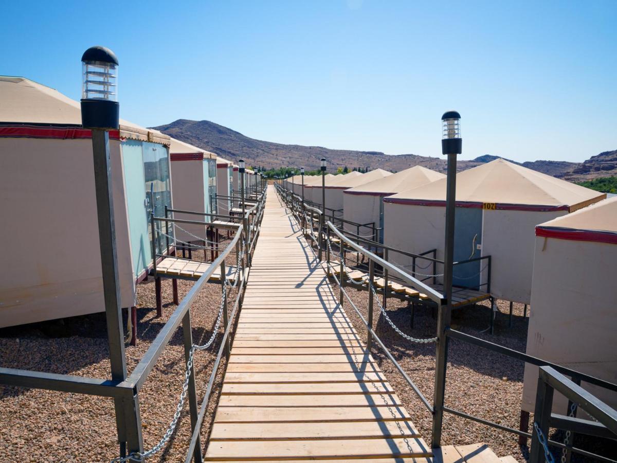Hotel The Rock Camp Petra Wadi Musa Zewnętrze zdjęcie